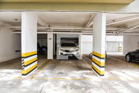 Apartamento à venda com 238m², 3 quartos e 2 vagas Apartamento à venda com 238m², 3 quartos e 2 vagasGaragem com depósito