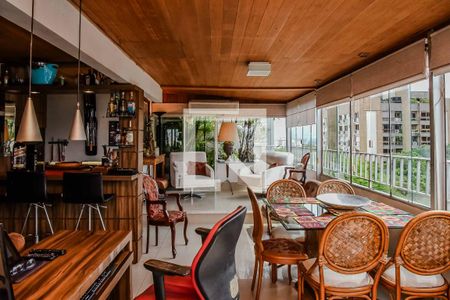 Apartamento à venda com 238m², 3 quartos e 2 vagas Apartamento à venda com 238m², 3 quartos e 2 vagasSala