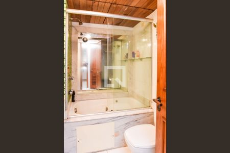 Apartamento à venda com 238m², 3 quartos e 2 vagas Apartamento à venda com 238m², 3 quartos e 2 vagasBanheiro