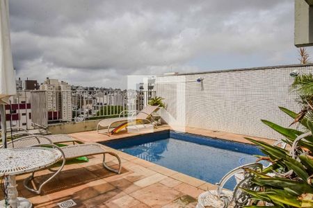 Apartamento à venda com 238m², 3 quartos e 2 vagas Apartamento à venda com 238m², 3 quartos e 2 vagasCobertura/Piscina
