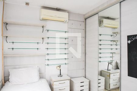 Apartamento à venda com 238m², 3 quartos e 2 vagas Apartamento à venda com 238m², 3 quartos e 2 vagasQuarto 3