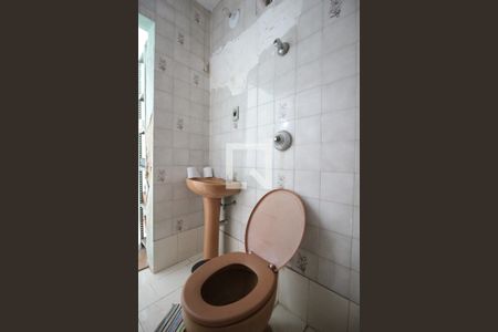 Casa à venda com 280m², 4 quartos e 5 vagasBanheiro de Serviço