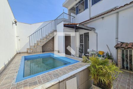 Casa à venda com 70m², 3 quartos e 1 vagaPiscina