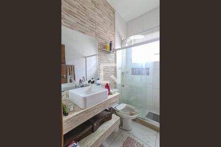 Casa à venda com 70m², 3 quartos e 1 vagaBanheiro