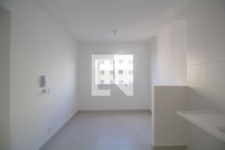 Sala de apartamento para alugar com 2 quartos, 33m² em Itaquera, São Paulo