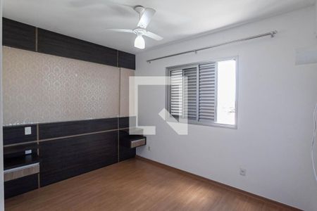 Apartamento à venda com 117m², 4 quartos e 2 vagas Apartamento à venda com 117m², 4 quartos e 2 vagasSuíte