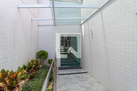 Apartamento à venda com 117m², 4 quartos e 2 vagas Apartamento à venda com 117m², 4 quartos e 2 vagasEntrada