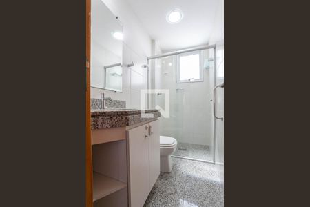 Apartamento à venda com 117m², 4 quartos e 2 vagas Apartamento à venda com 117m², 4 quartos e 2 vagasBanheiro da suíte