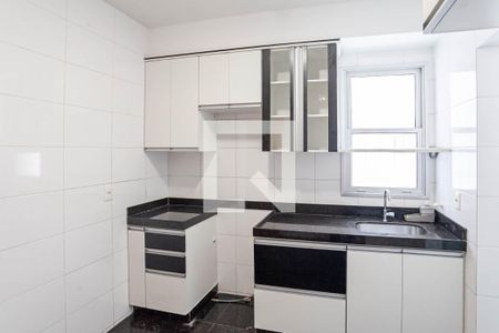 Apartamento à venda com 117m², 4 quartos e 2 vagas Apartamento à venda com 117m², 4 quartos e 2 vagasCozinha