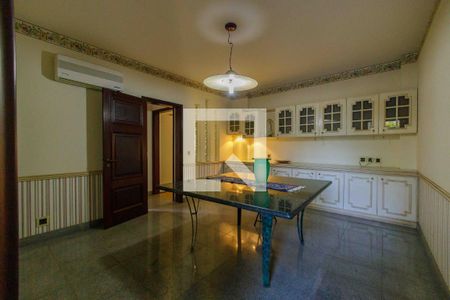 Casa de condomínio à venda com 900m², 6 quartos e 3 vagasCopa