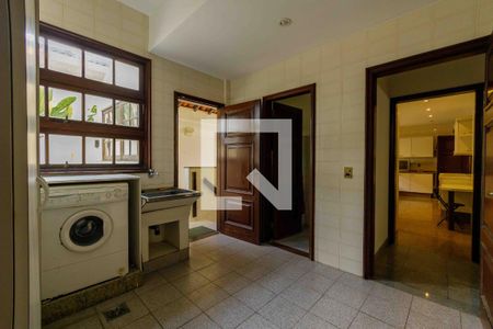 Casa de condomínio à venda com 900m², 6 quartos e 3 vagasÁrea de Serviço