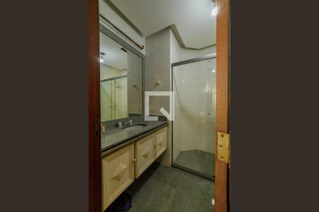 Casa de condomínio à venda com 900m², 6 quartos e 3 vagasBanheiro Suíte 1