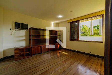 Casa de condomínio à venda com 900m², 6 quartos e 3 vagasSuíte 1