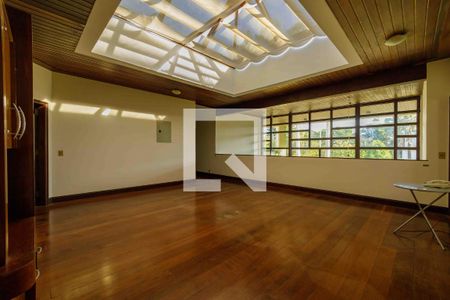 Casa de condomínio à venda com 900m², 6 quartos e 3 vagasSala 2