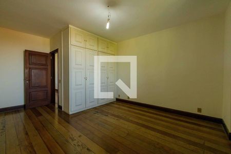 Casa de condomínio à venda com 900m², 6 quartos e 3 vagasQuarto 1