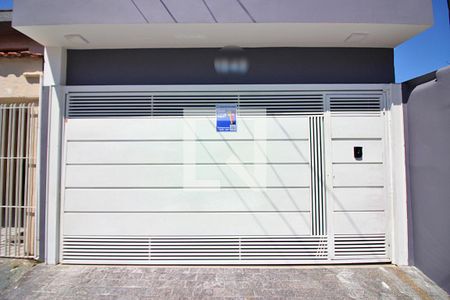 Casa à venda com 250m², 3 quartos e 2 vagasFachada