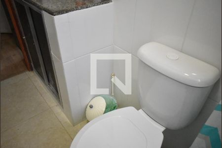 Apartamento para alugar com 60m², 2 quartos e 1 vagaDetalhe do banheiro