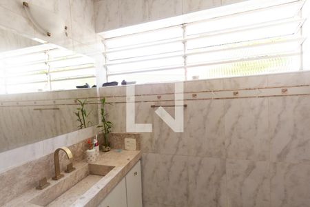 Casa para alugar com 200m², 3 quartos e 2 vagas Casa para alugar com 200m², 3 quartos e 2 vagasBanheiro da Suíte 1