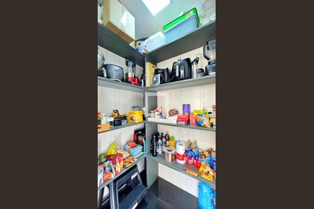 Apartamento à venda com 110m², 2 quartos e 2 vagasDespensa