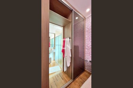 Apartamento à venda com 110m², 2 quartos e 2 vagasBanheiro da Suíte 1