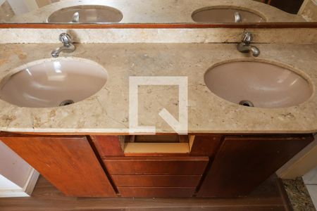 Apartamento à venda com 81m², 2 quartos e 1 vagaBanheiro