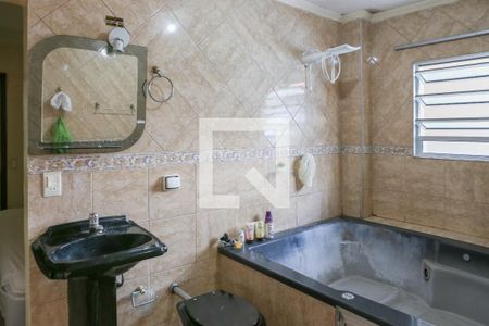 Casa à venda com 150m², 8 quartos e 2 vagasBanheiro da Suíte 2