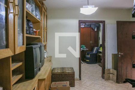Casa à venda com 150m², 8 quartos e 2 vagasEscritório