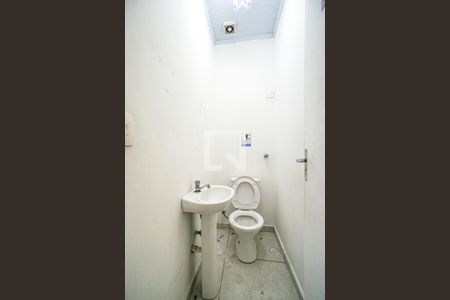 Lavabo de casa para alugar com 4 quartos, 240m² em Vila Azevedo, São Paulo