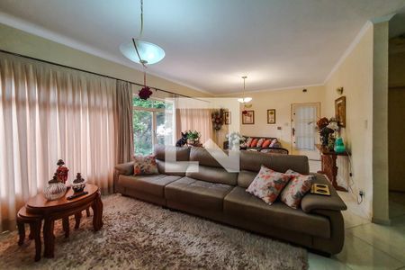 Casa à venda com 325m², 4 quartos e 6 vagas Casa à venda com 325m², 4 quartos e 6 vagassala