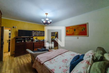 Casa à venda com 325m², 4 quartos e 6 vagas Casa à venda com 325m², 4 quartos e 6 vagasQuarto 2 suite