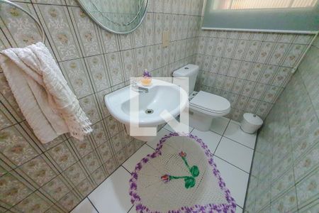 Casa à venda com 325m², 4 quartos e 6 vagas Casa à venda com 325m², 4 quartos e 6 vagaslavabo