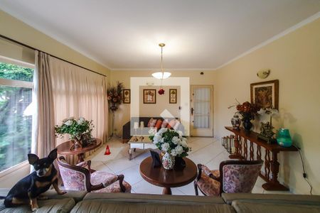 Casa à venda com 325m², 4 quartos e 6 vagas Casa à venda com 325m², 4 quartos e 6 vagassala