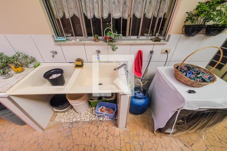 Casa à venda com 325m², 4 quartos e 6 vagas Casa à venda com 325m², 4 quartos e 6 vagasÁrea de Serviço