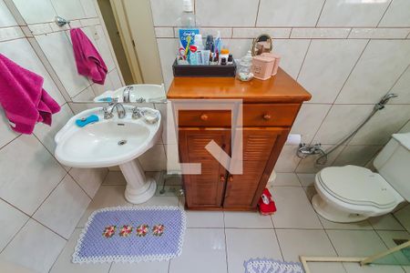 Casa à venda com 325m², 4 quartos e 6 vagas Casa à venda com 325m², 4 quartos e 6 vagasQuarto 2 suite banheiro