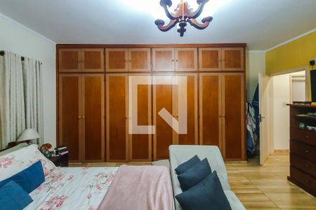 Casa à venda com 325m², 4 quartos e 6 vagas Casa à venda com 325m², 4 quartos e 6 vagasQuarto 2 suite