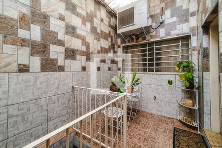 Casa à venda com 325m², 4 quartos e 6 vagas Casa à venda com 325m², 4 quartos e 6 vagasJardim Inverno para garagem