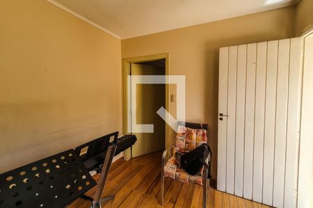 Casa à venda com 325m², 4 quartos e 6 vagas Casa à venda com 325m², 4 quartos e 6 vagasSala Serviço