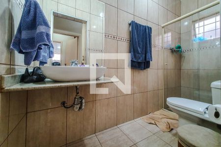 Casa à venda com 325m², 4 quartos e 6 vagas Casa à venda com 325m², 4 quartos e 6 vagasbanheiro