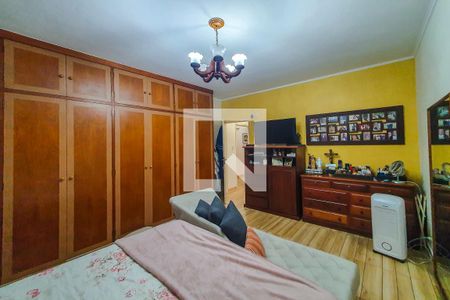 Casa à venda com 325m², 4 quartos e 6 vagas Casa à venda com 325m², 4 quartos e 6 vagasQuarto 2 suite