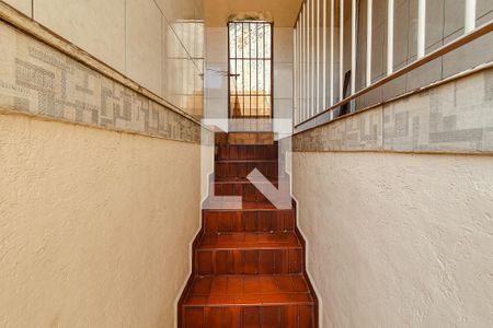 Casa à venda com 325m², 4 quartos e 6 vagas Casa à venda com 325m², 4 quartos e 6 vagasescada