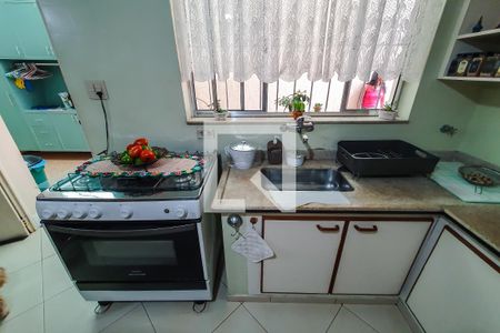 Casa à venda com 325m², 4 quartos e 6 vagas Casa à venda com 325m², 4 quartos e 6 vagascozinha