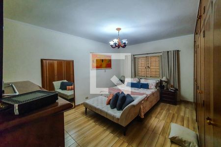 Casa à venda com 325m², 4 quartos e 6 vagas Casa à venda com 325m², 4 quartos e 6 vagasQuarto 2 suite