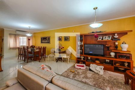 Casa à venda com 325m², 4 quartos e 6 vagas Casa à venda com 325m², 4 quartos e 6 vagassala