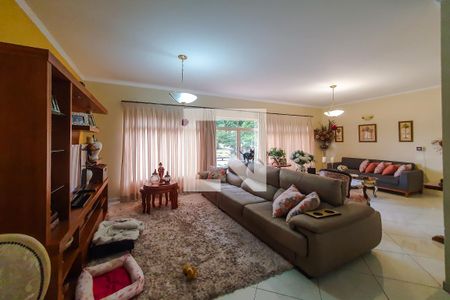 Casa à venda com 325m², 4 quartos e 6 vagas Casa à venda com 325m², 4 quartos e 6 vagassala