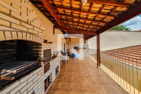 Casa à venda com 325m², 4 quartos e 6 vagas Casa à venda com 325m², 4 quartos e 6 vagasChurrasqueira