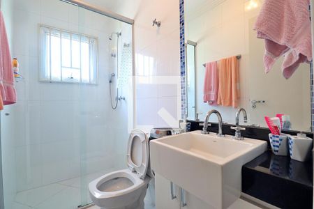 Casa à venda com 198m², 3 quartos e 4 vagasSuíte 3 - Banheiro