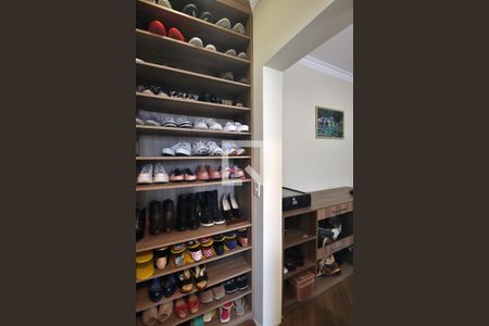 Casa à venda com 198m², 3 quartos e 4 vagasSuíte 3 - Closet