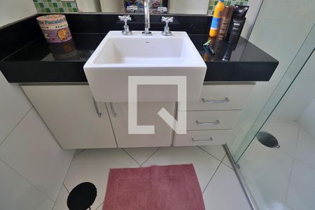 Casa à venda com 198m², 3 quartos e 4 vagasSuíte 2 - Banheiro