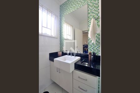 Casa à venda com 198m², 3 quartos e 4 vagasSuíte 2 - Banheiro