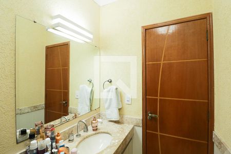 Casa à venda com 140m², 3 quartos e 2 vagasBanheiro da Suíte